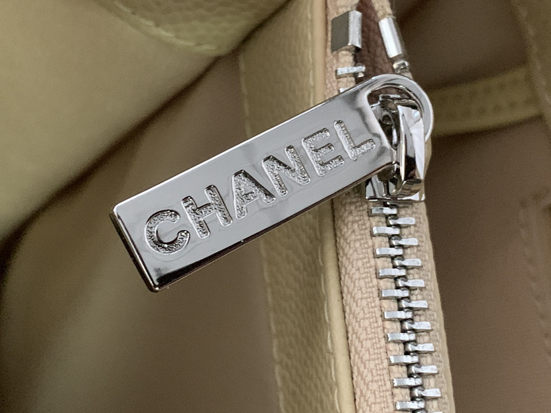 CHANEL GST CAVIAR LEATHER HARDWARE 24X33X13CM