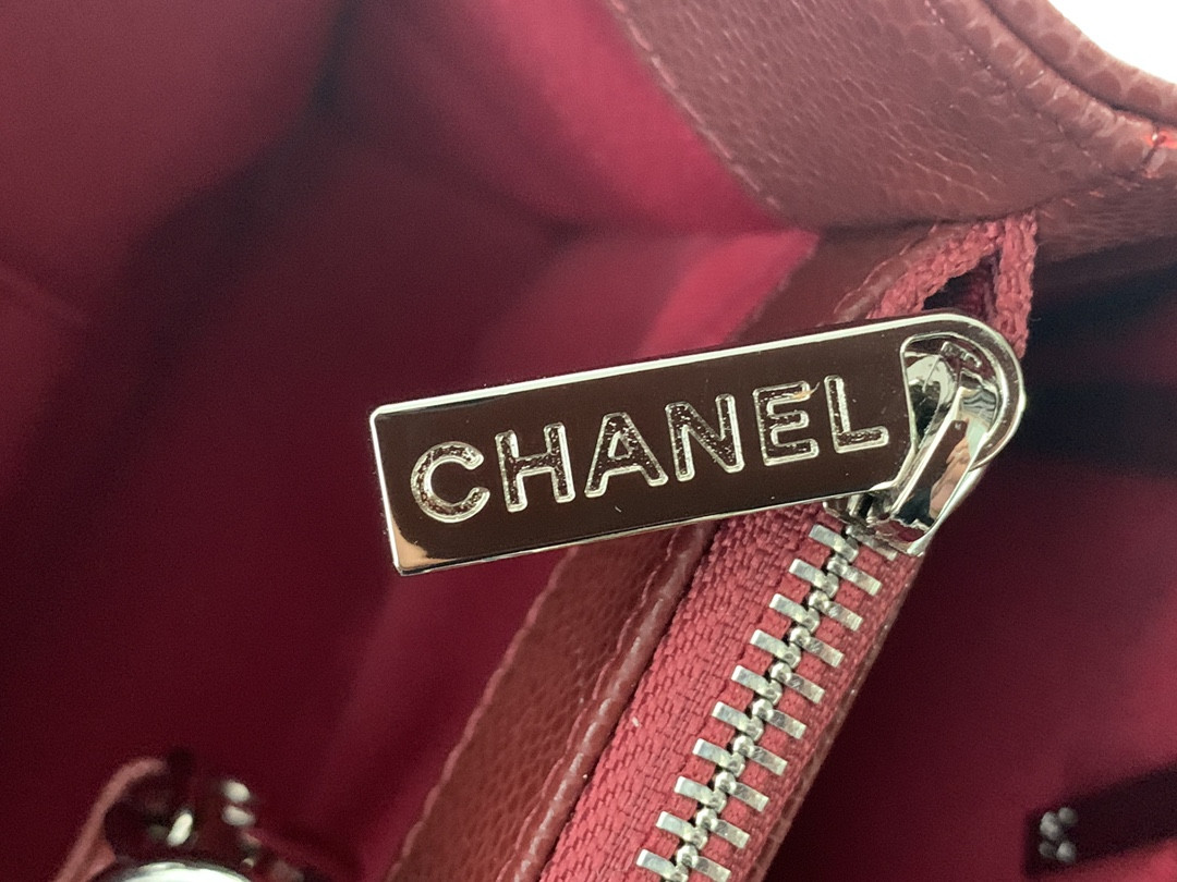 CHANEL GST CAVIAR LEATHER HARDWARE 24X33X13CM