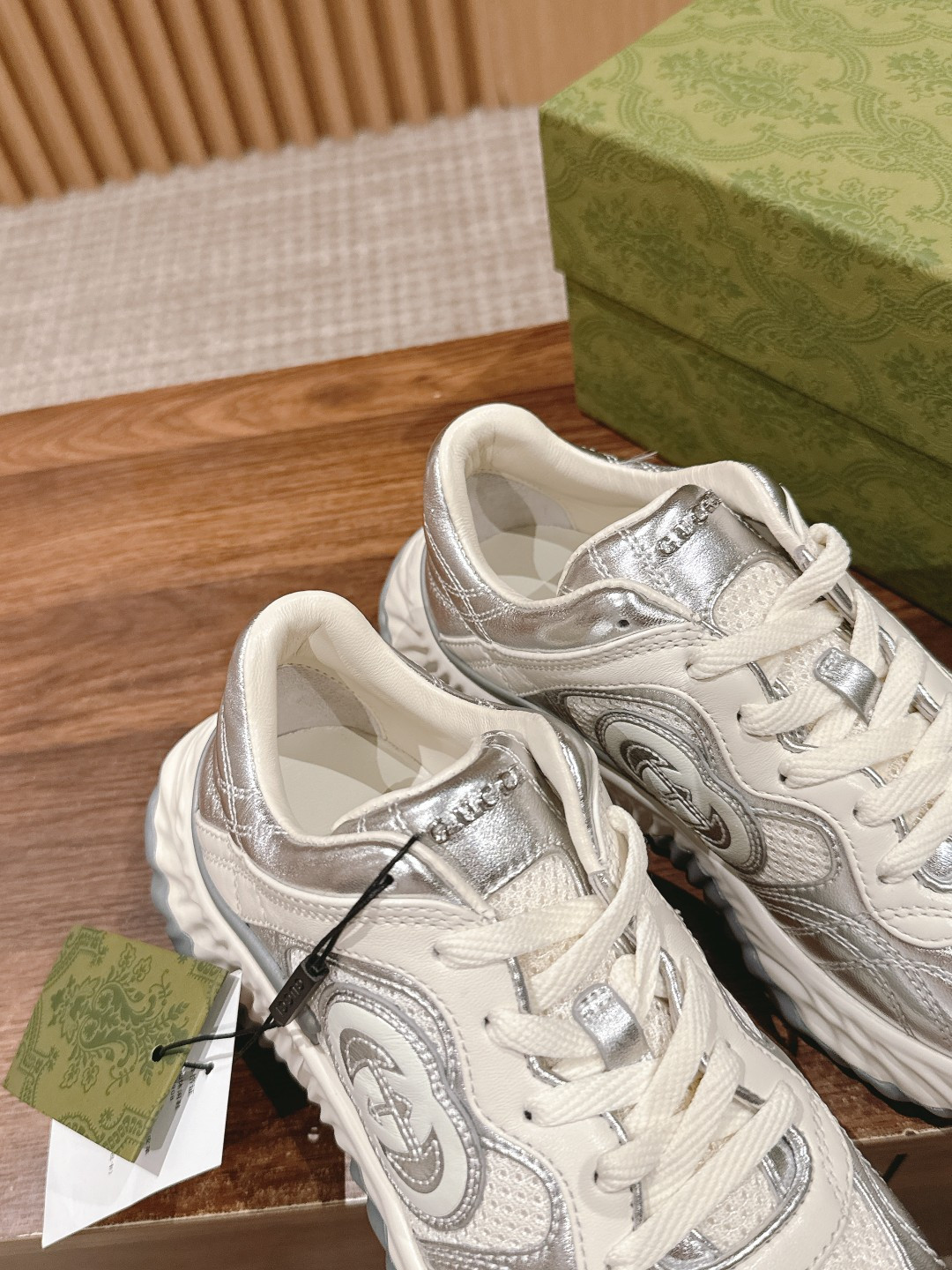 UA GUCCI RIPPLE SNEAKER