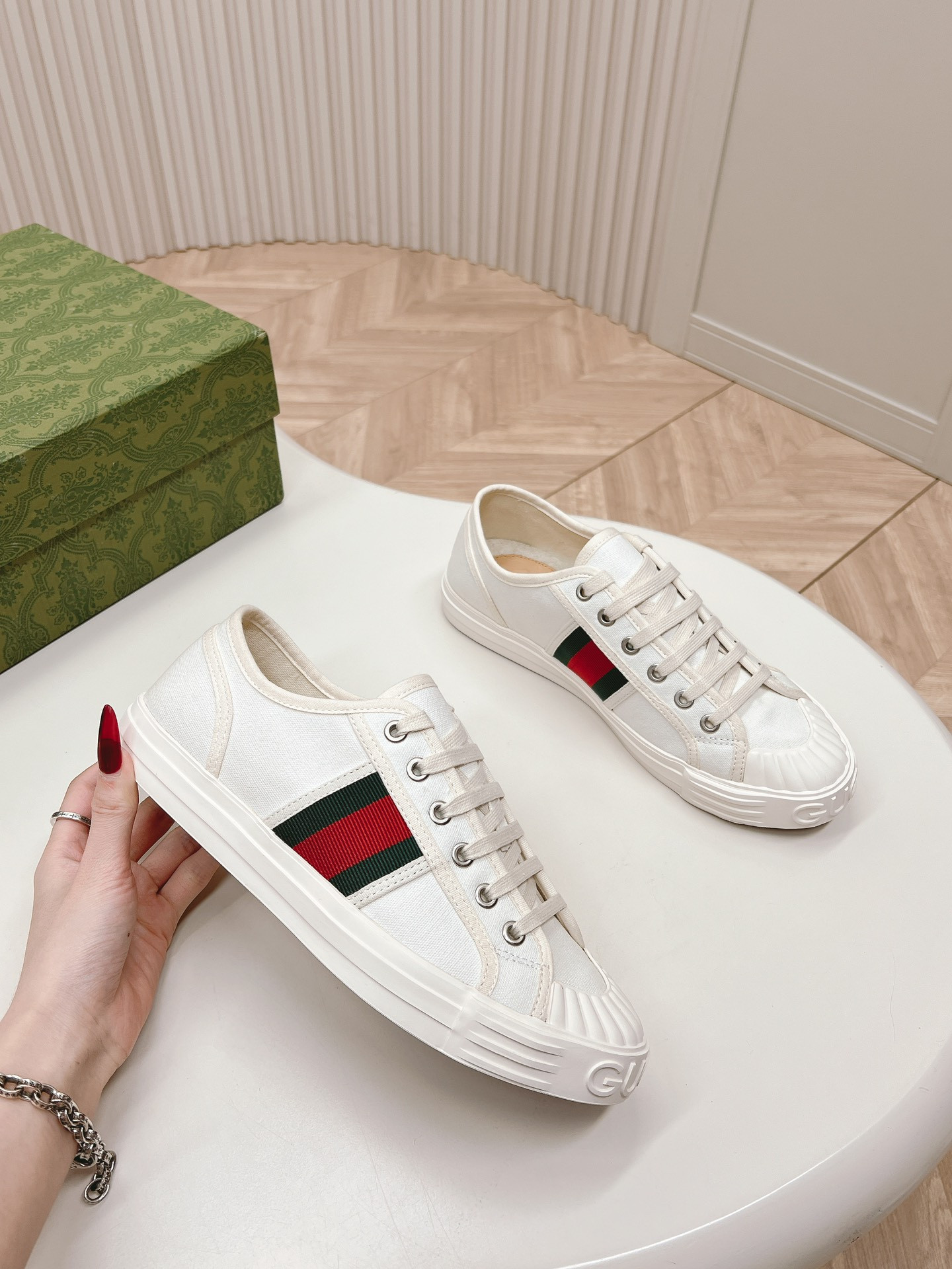 UA GUCCI SNEAKER WITH WEB