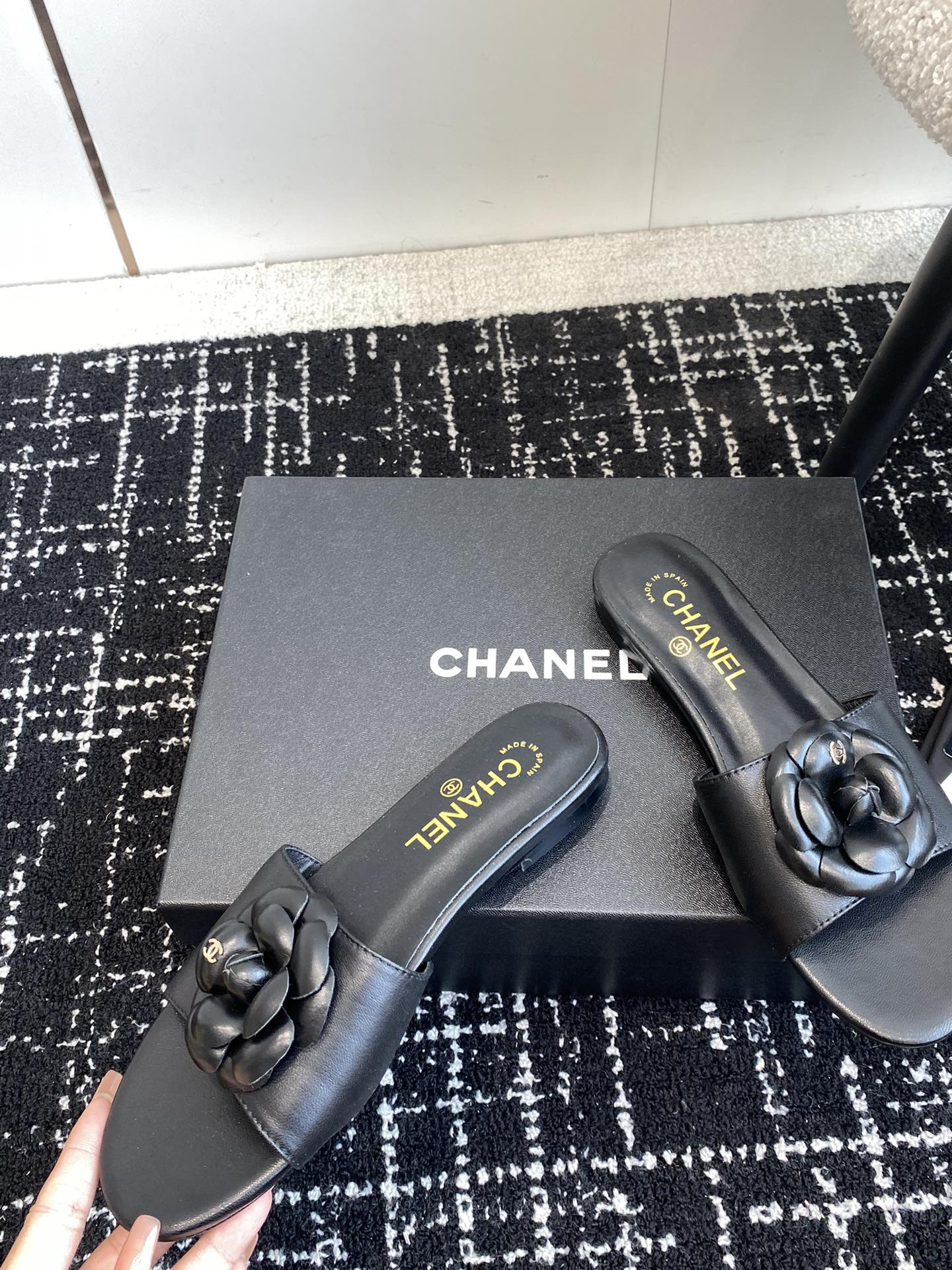 UA CHANEL MULES