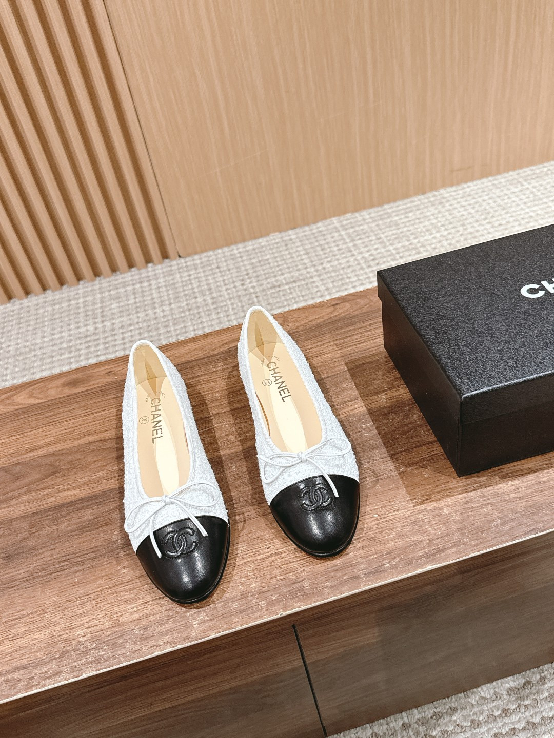 UA CHANEL BALLET FLATS