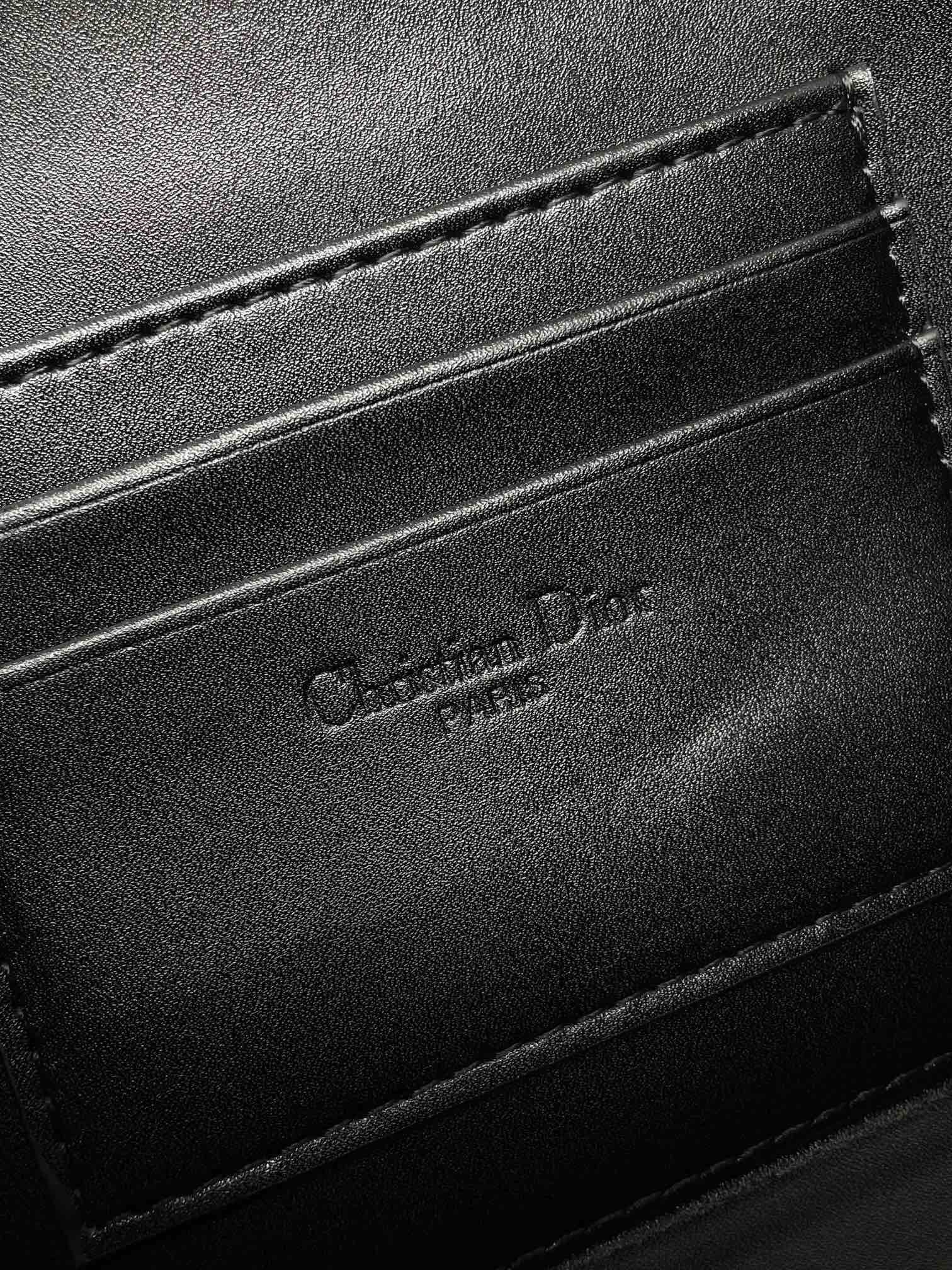 Dior Miss Daisy Mini Bag 22 x 12.5 x 4 cm