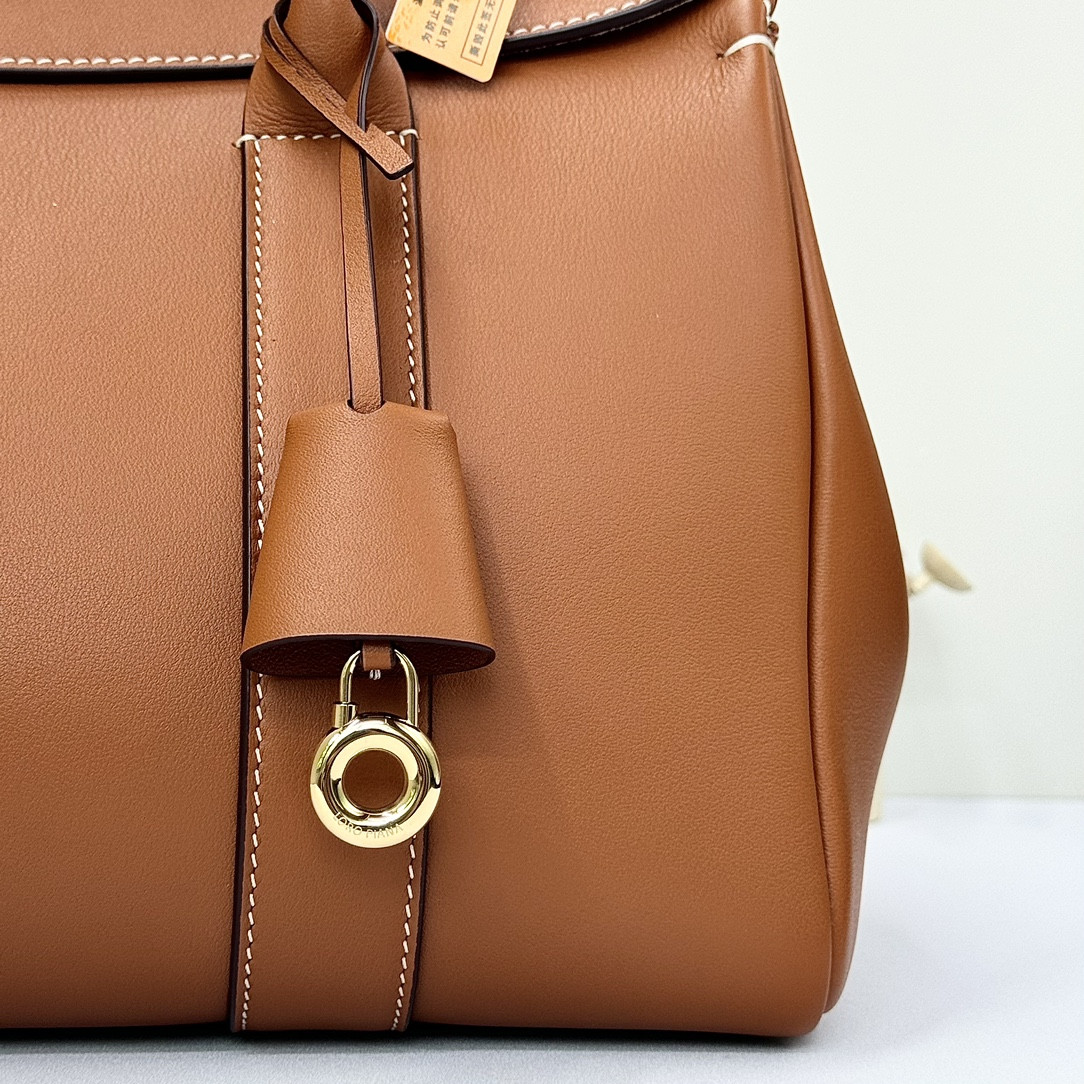 Loro Piana Loom Bag L32 Smooth Calfskin 33 x 23 x 18 cm