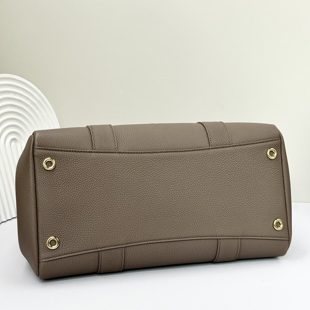 Loro Piana Loom Bag L32 Grained Calfskin 33 x 23 x 18 cm