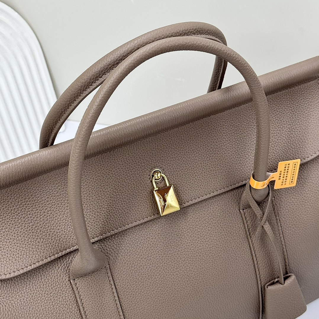 Loro Piana Loom Bag L32 Grained Calfskin 33 x 23 x 18 cm