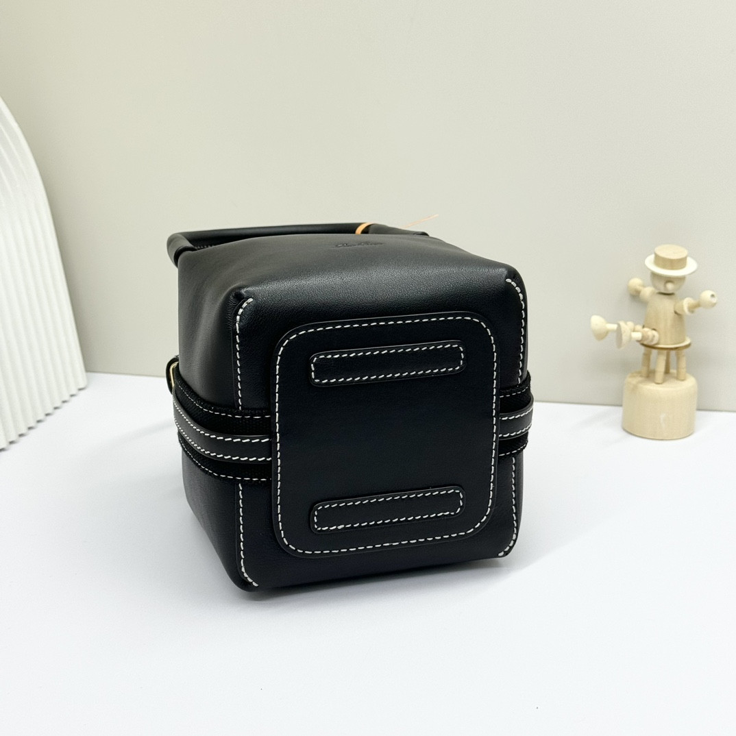 Loro Piana Micro Bale bag Smooth Calfskin 23 x 16 x 14 cm