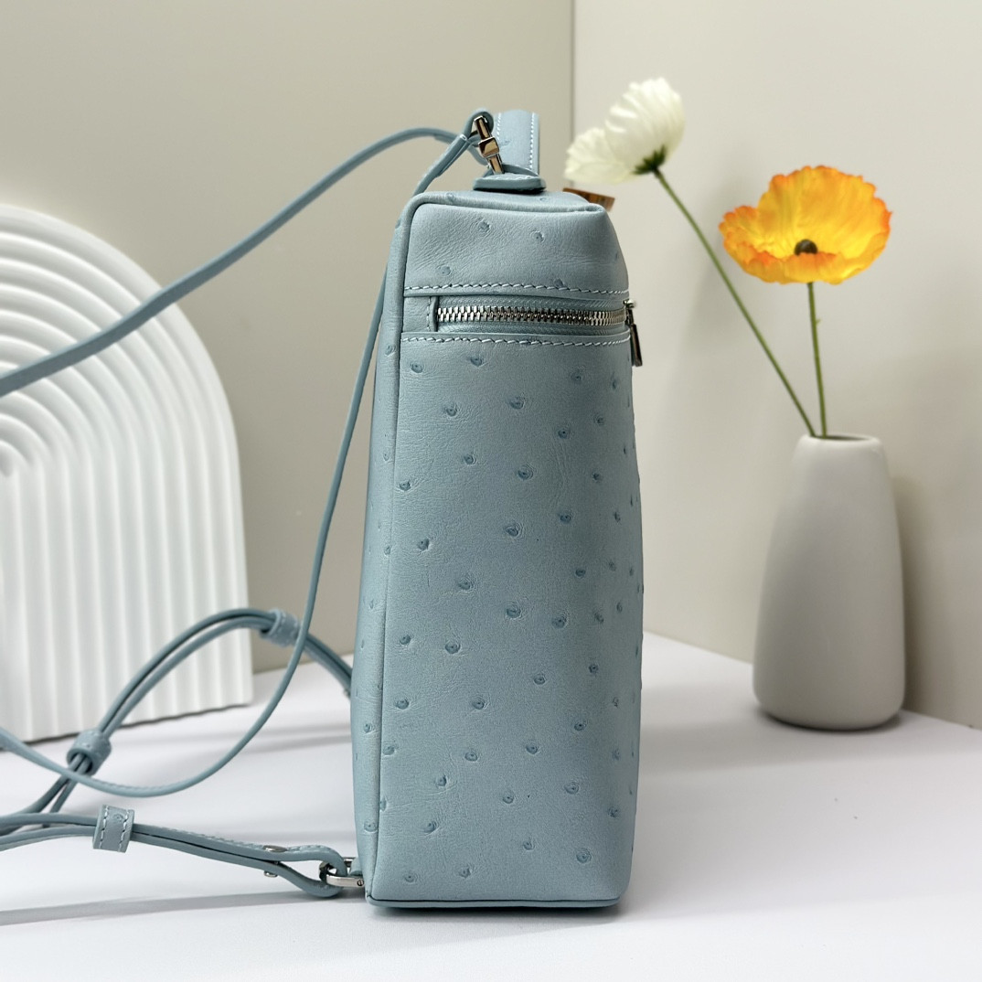 Loro Piana Extra Pocket backpack L23.5 Ostrich-grained Leather 23 x 21 x 8 cm