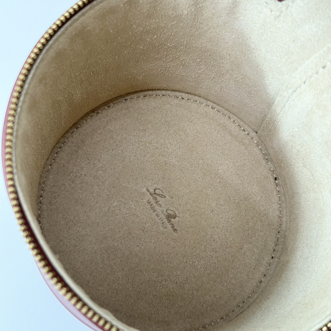 Loro Piana Extra Case Smooth Calfskin 12 x16 x12cm