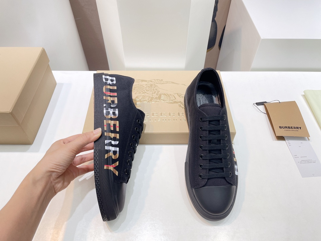 UA Burberry Sneakers