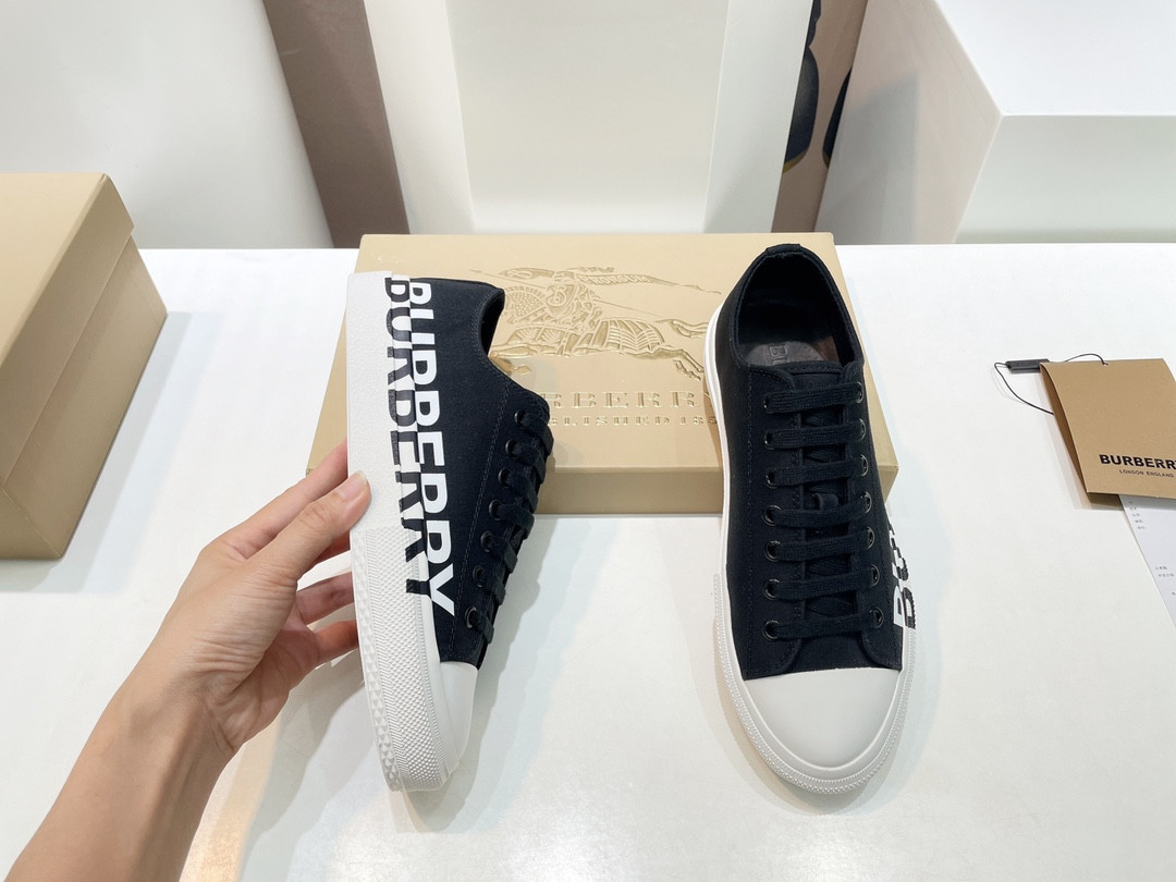 UA Burberry Sneakers