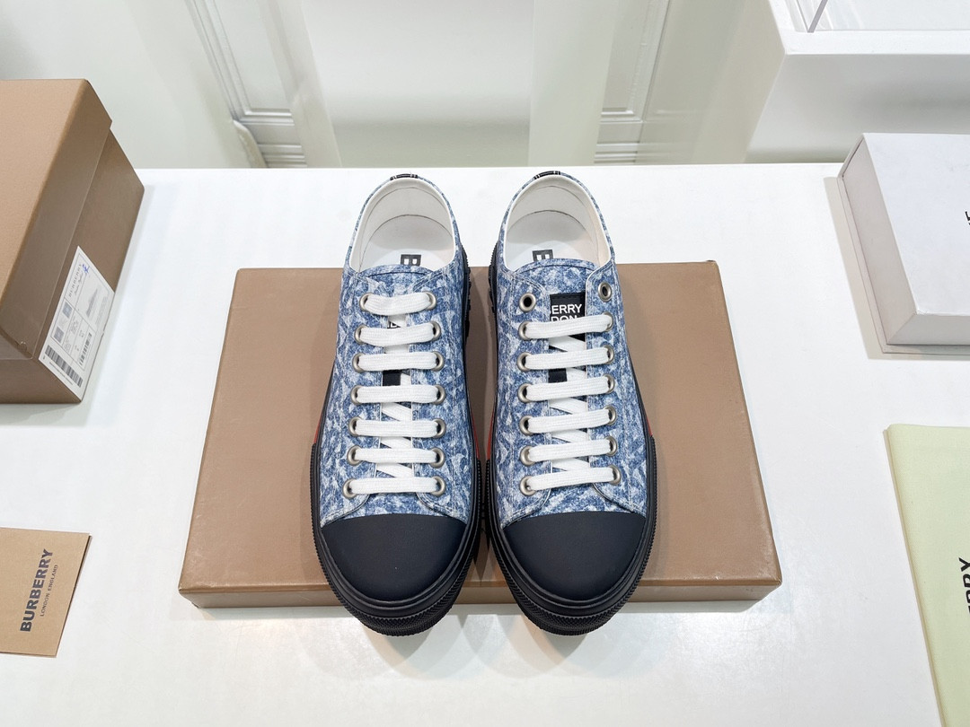 UA Burberry Sneakers
