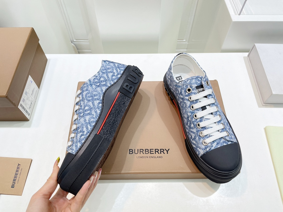 UA Burberry Sneakers