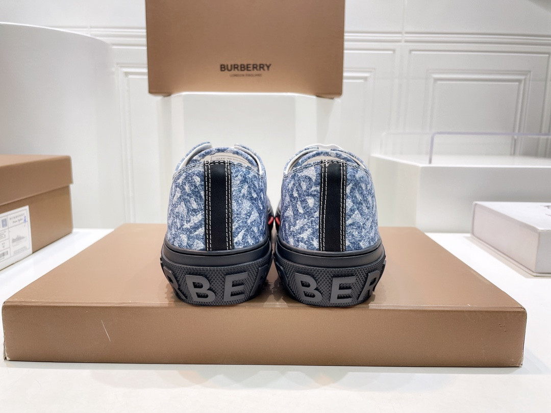UA Burberry Sneakers