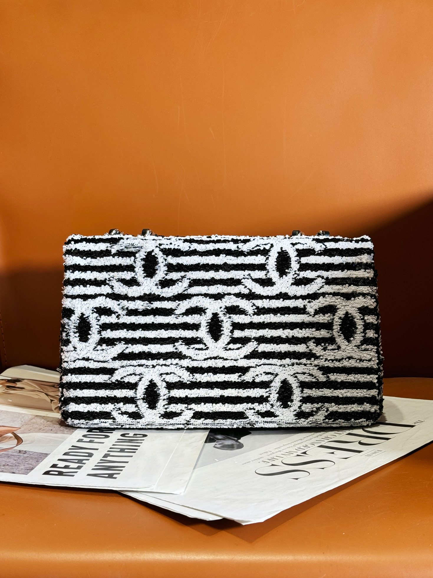 Chanel Classic Flap Bag 15.5×25.5×6.5cm