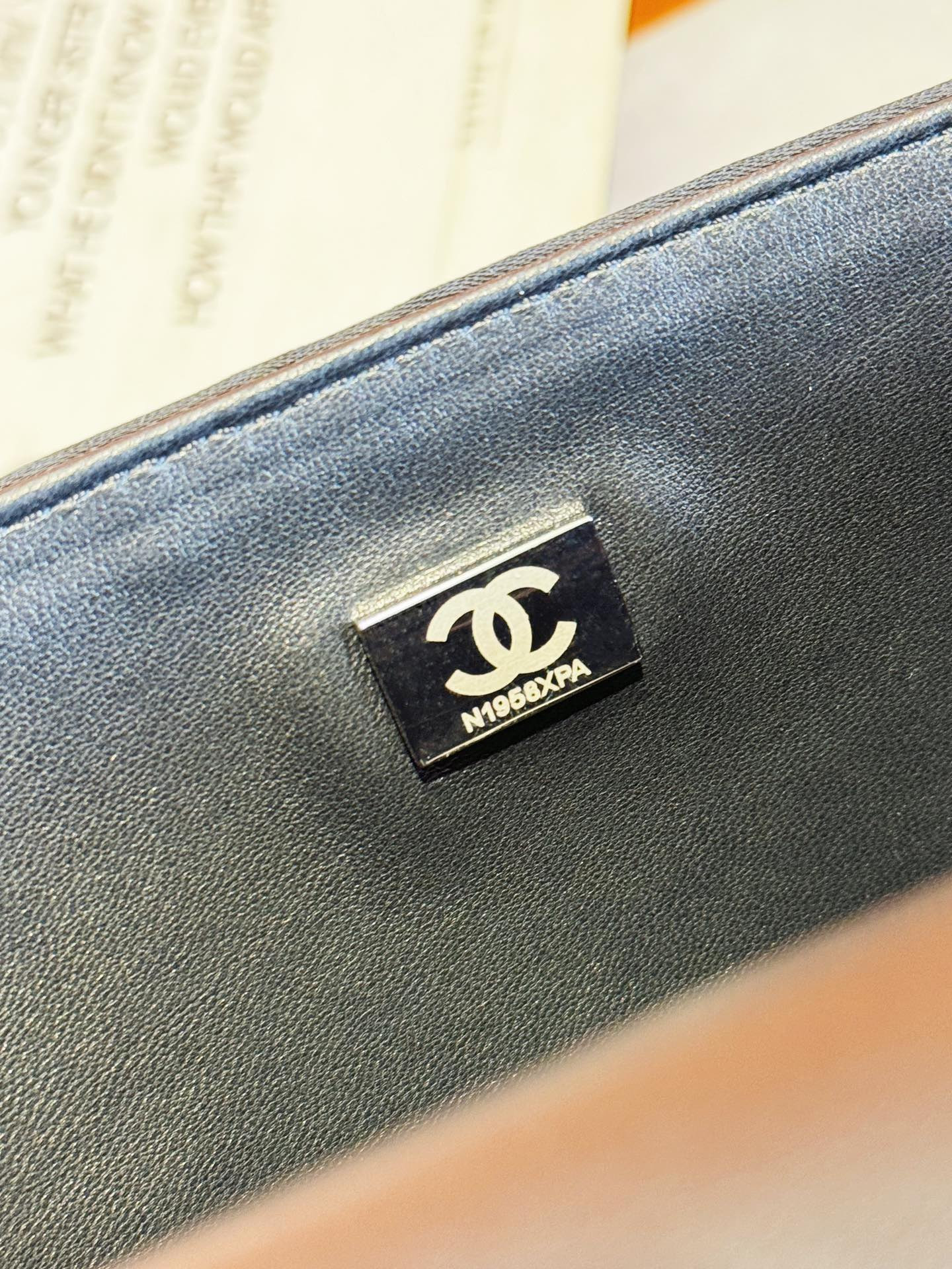 Chanel Classic Flap Bag 15.5×25.5×6.5cm