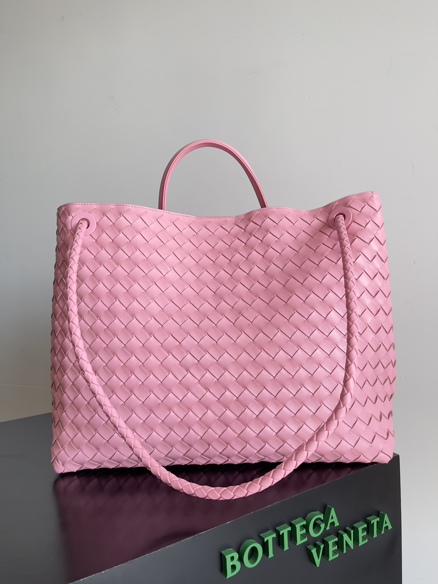 Bottega Veneta  Large Andiamo 42x18x35cm