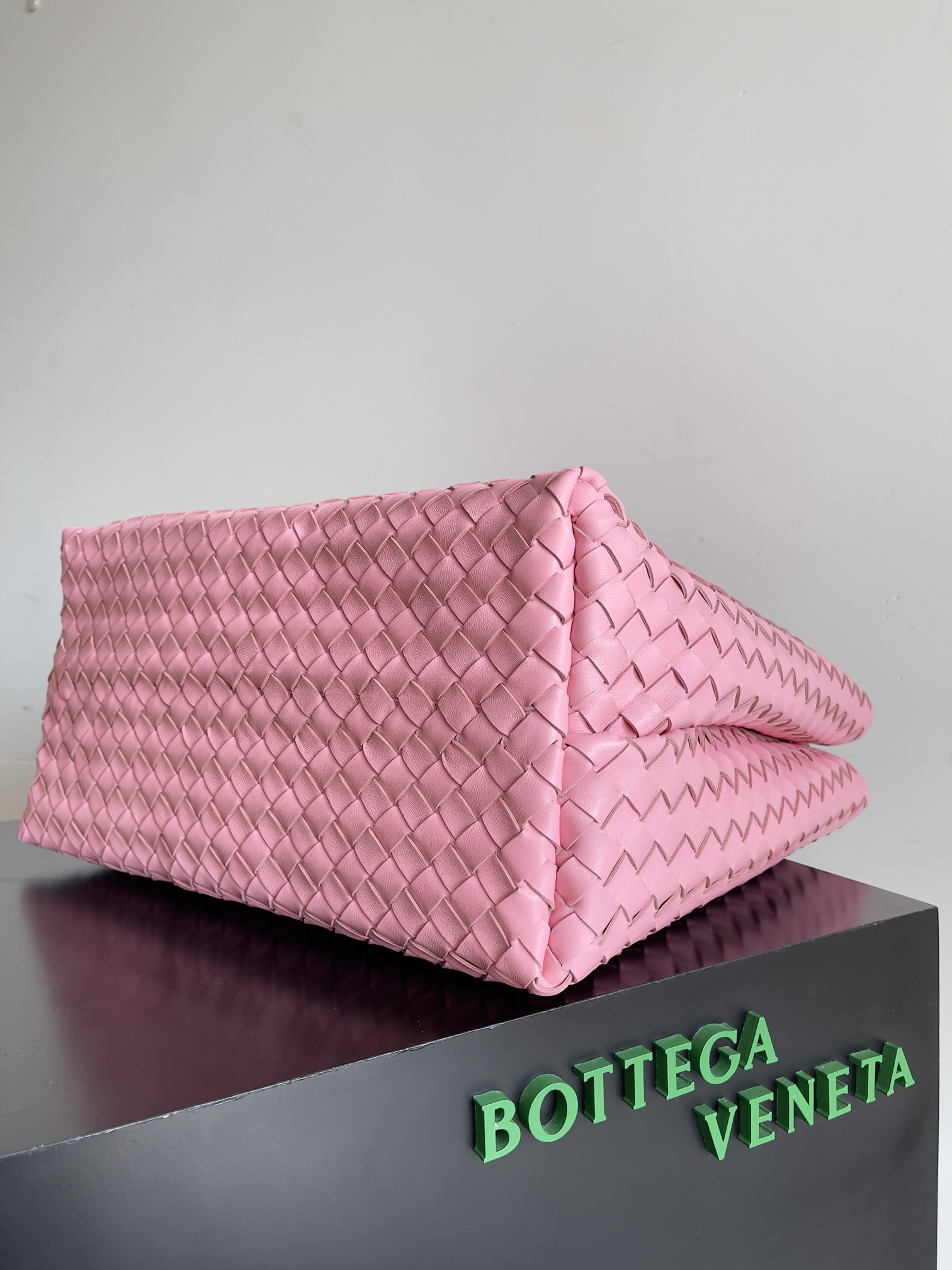 Bottega Veneta  Large Andiamo 42x18x35cm