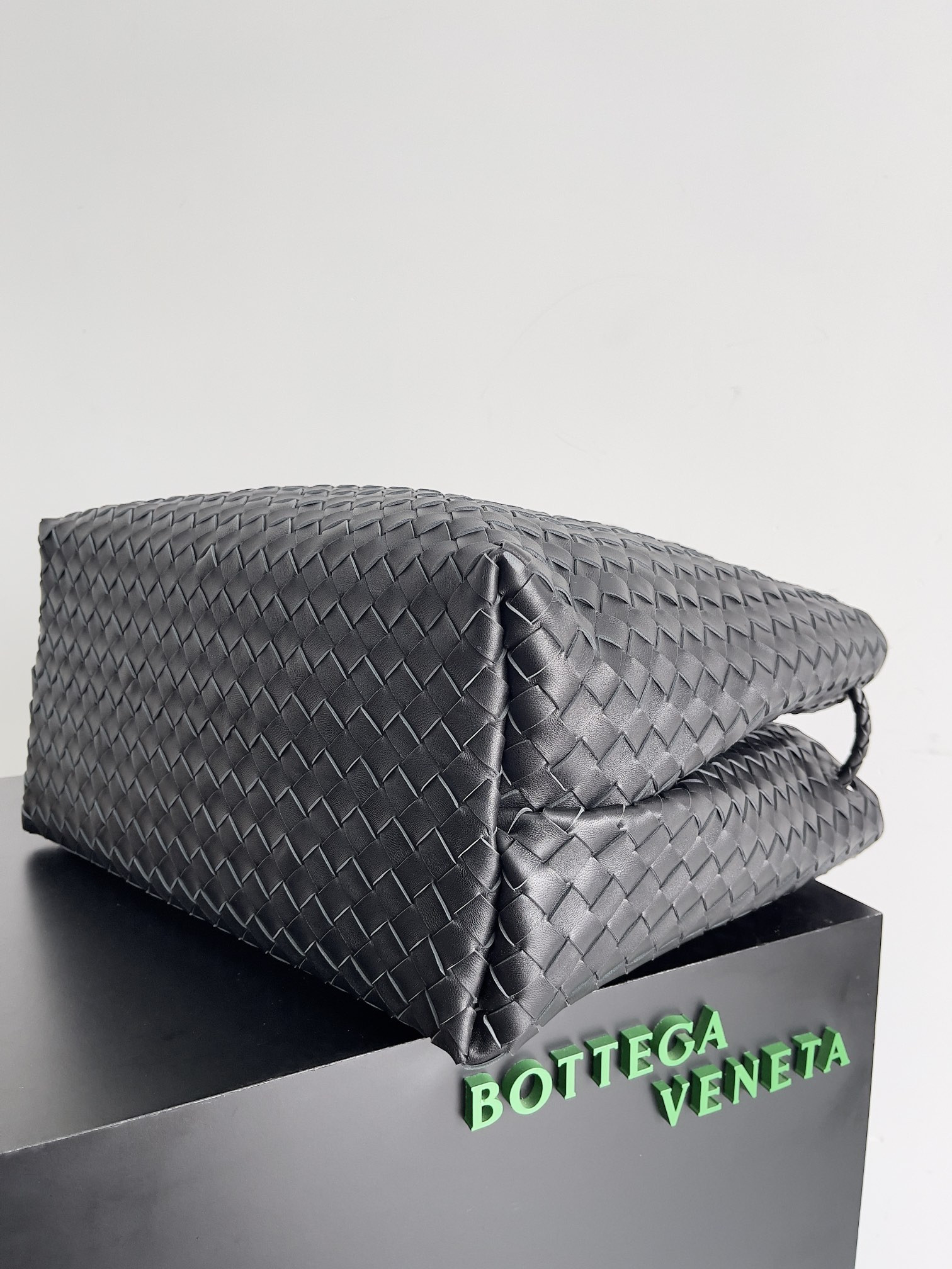 Bottega Veneta Large Andiamo 42x18x35cm