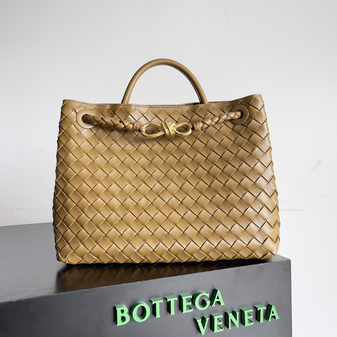 Bottega Veneta Medium Andiamo 32x25x11CM
