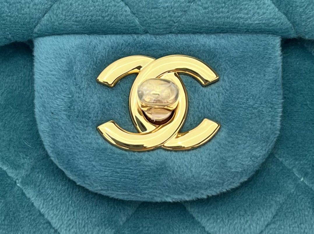 Chanel Classic Flap Bag 20cm