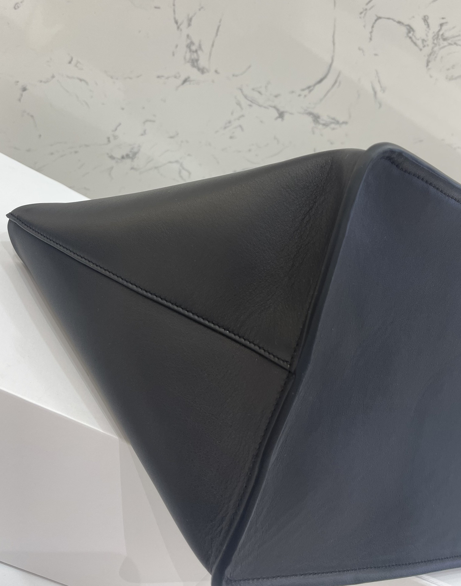 THE ROW EW MARGAUX ldaho bag 53x19x19.5x38cm