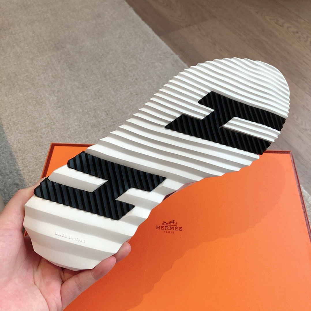 UA Hermès Bouncing Sneaker