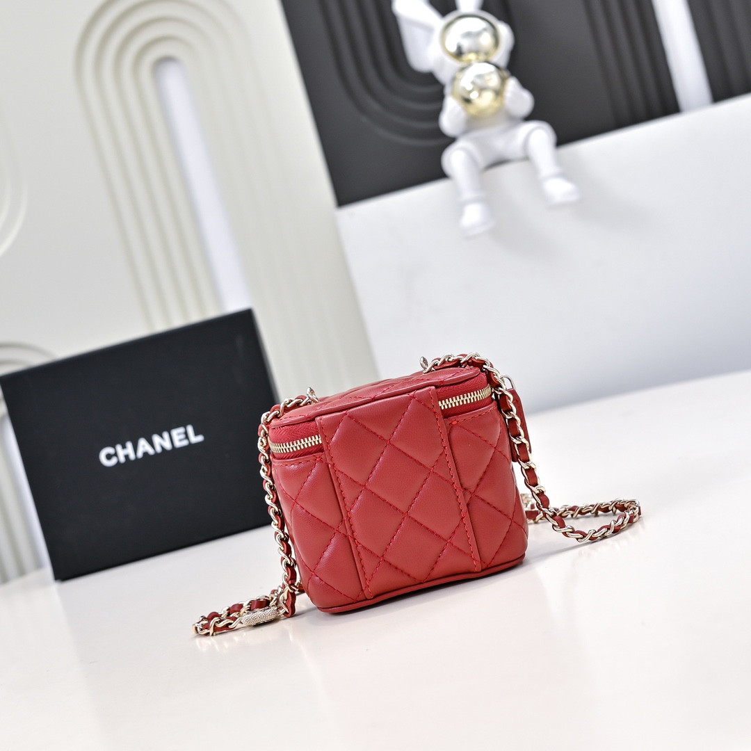 CHANEL Small Vanity with Chain 8.5x11x7cm