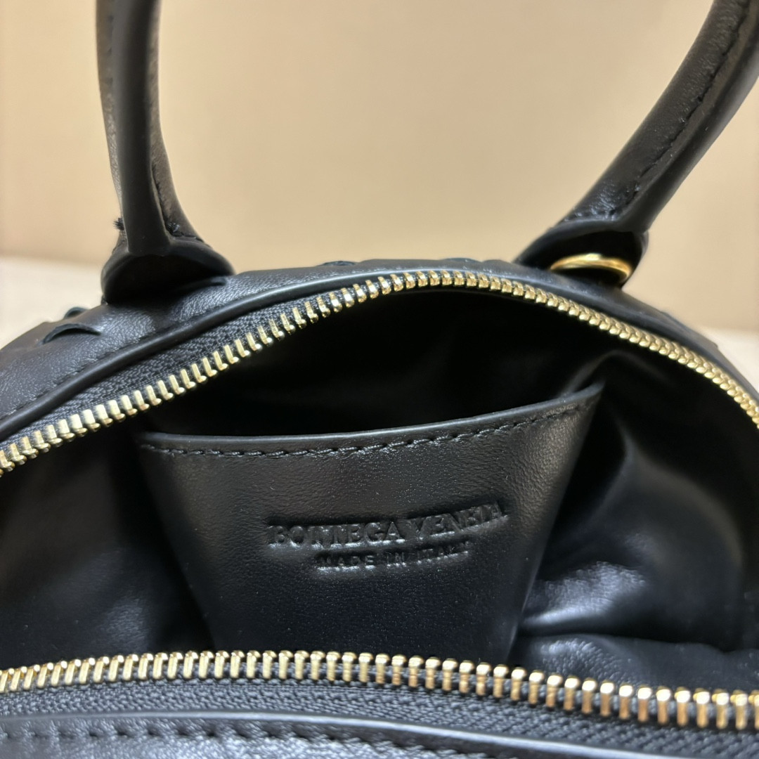Bottega Veneta bauletto bag 20.5x15.5x10cm
