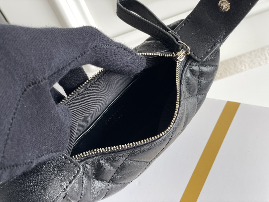 Chanel 23C mini bag 16x16x5.5cm