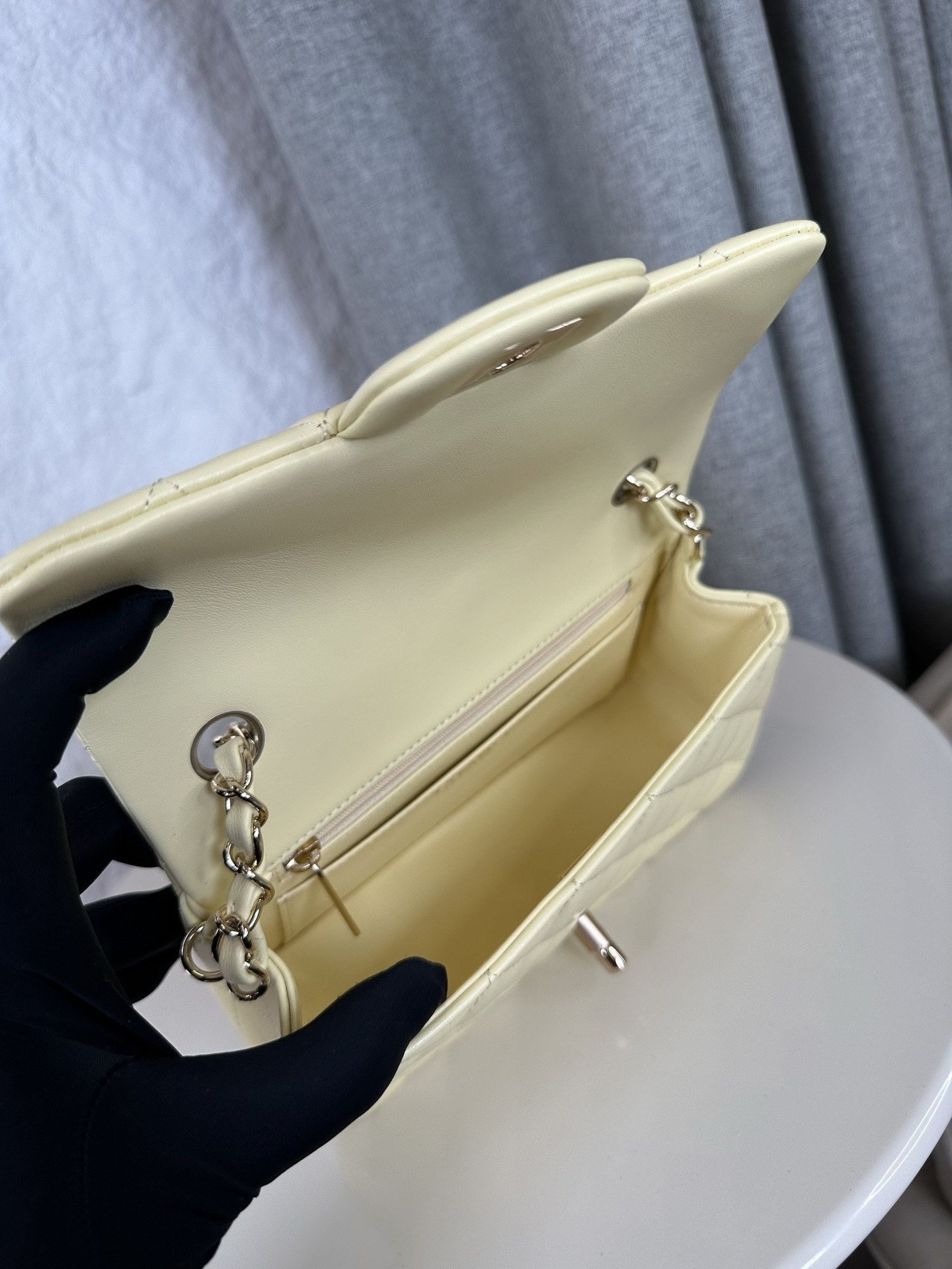 Chanel Mini Flap Bag 20x12x6cm