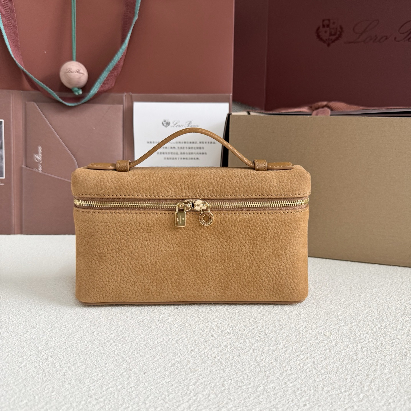 Loro Piana Extra Pocket L19 Grained Calfskin 11 x 19 x 6.5 cm