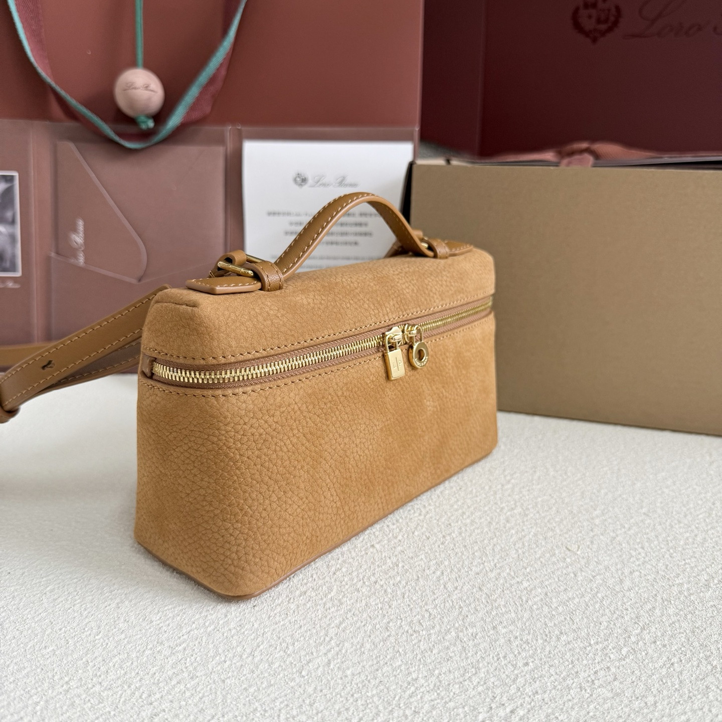 Loro Piana Extra Pocket L19 Grained Calfskin 11 x 19 x 6.5 cm