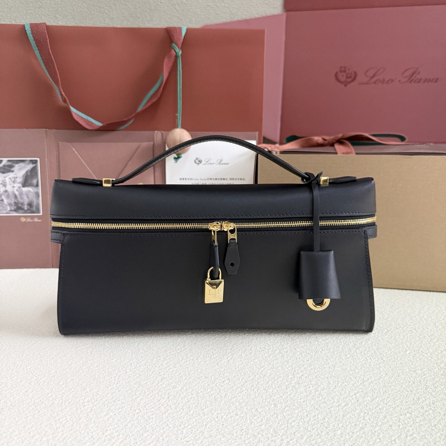 Loro Piana Extra Clutch L29 29x14x3cm