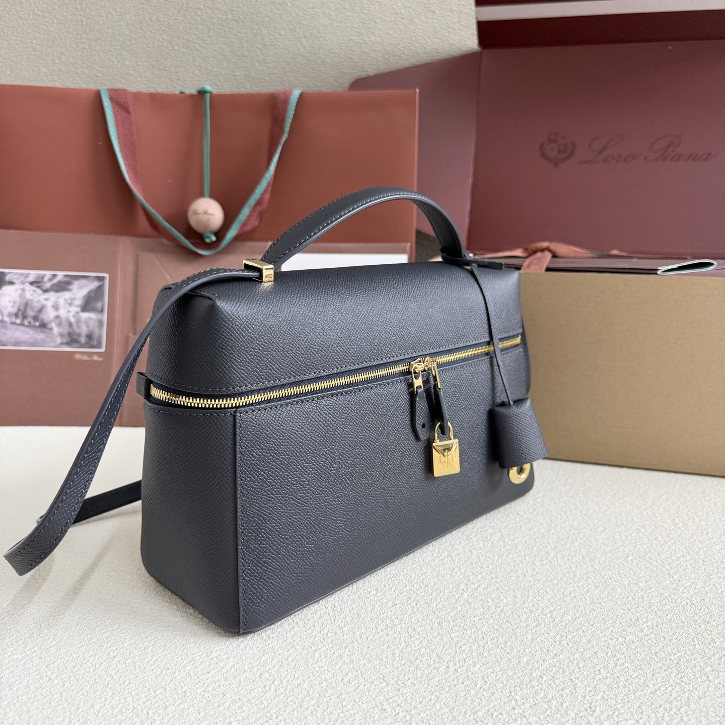 Loro Piana Extra Pocket L27 Calfskin 16x27x10cm