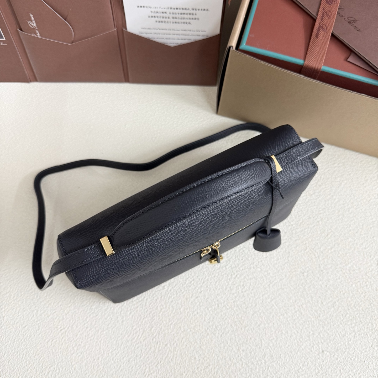 Loro Piana Extra Pocket L27 Calfskin 16x27x10cm