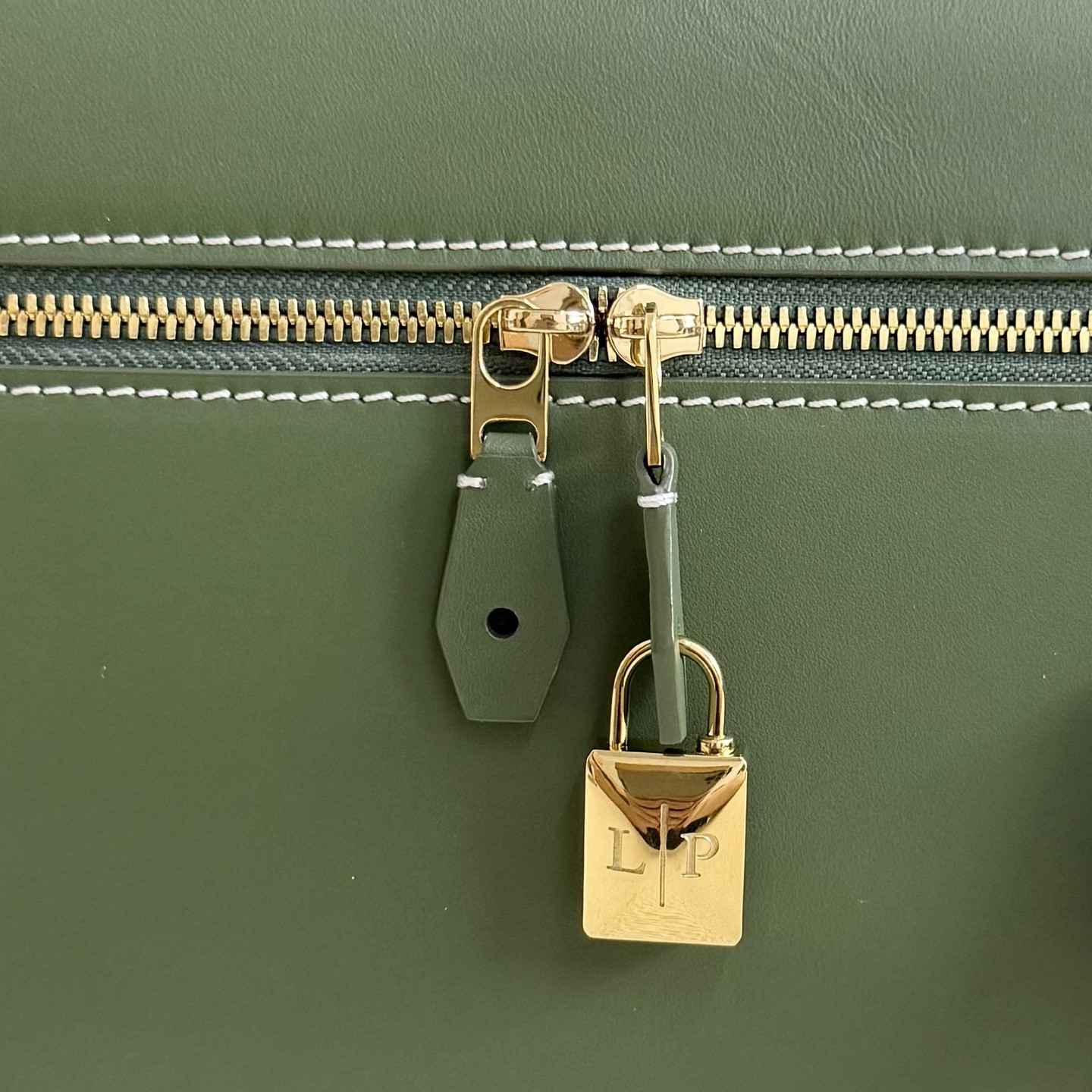 Loro Piana Extra Pocket L27 Calfskin 16x27x10cm