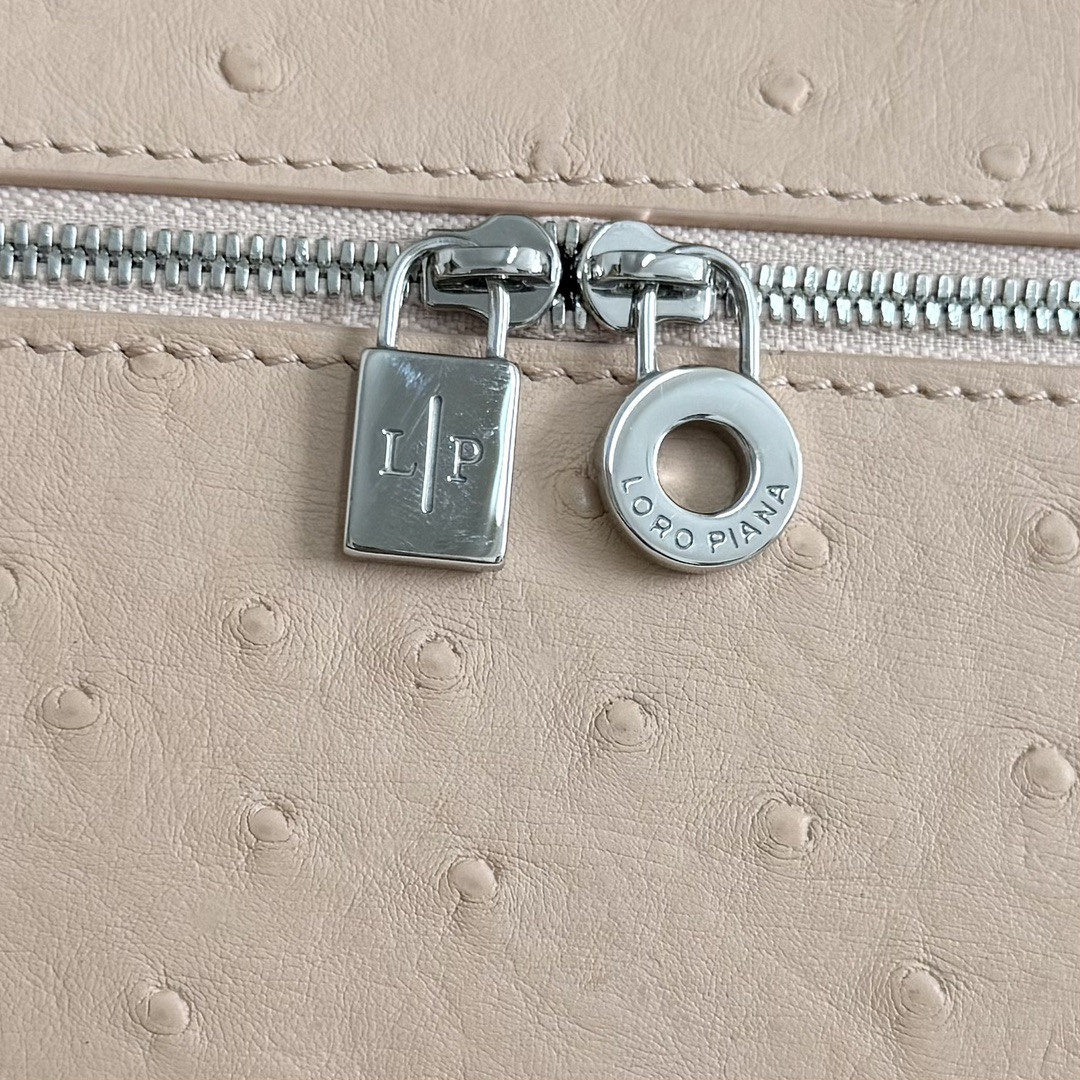 Loro Piana Extra Pocket L27 Ostrich-grained Leather 16x27x10cm