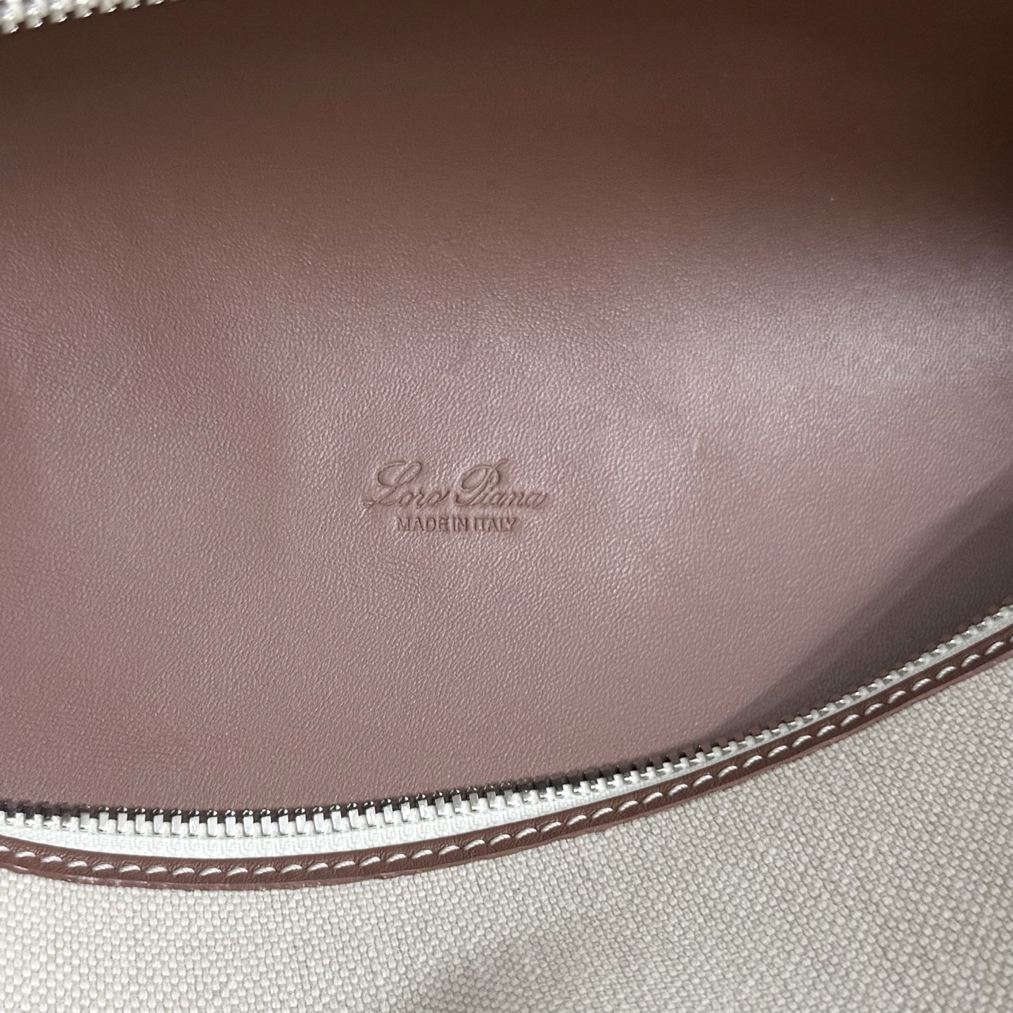 Loro Piana Extra pouch L29 29x18x5cm